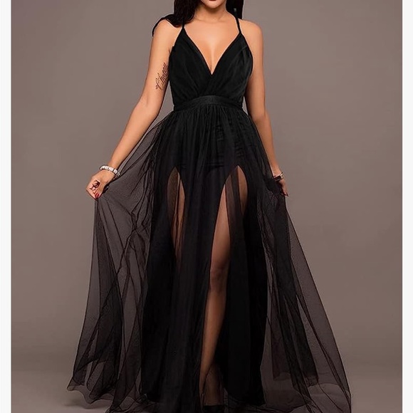 xxtaxn Dresses & Skirts - Black Maxi Dress with Elegant Silhouette